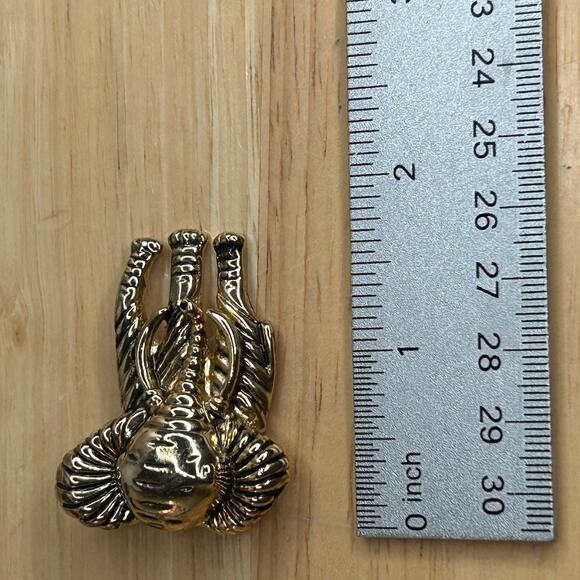 Vintage Gold Tone Elephant Textured Brooch - Picture 3 of 5